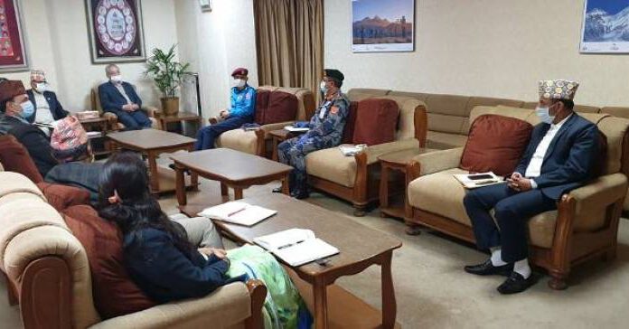 समाचार कोरोनाको लडाईमा सुरक्षाकर्मीको भूमिका महत्वपूर्ण : गृहमन्त्री