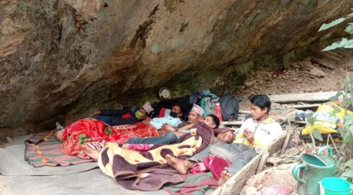 राती ओढारमा, दिउँसो खेतमा !