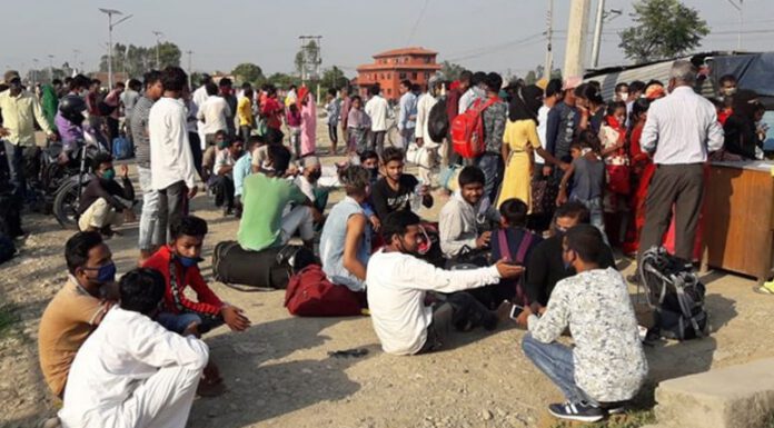 नेपालगञ्जको रुपैडिया नाकाबाट ठूलो संख्यामा नेपालीहरु भित्रिए, ७ सय भारतीय पनि बाहिरिए