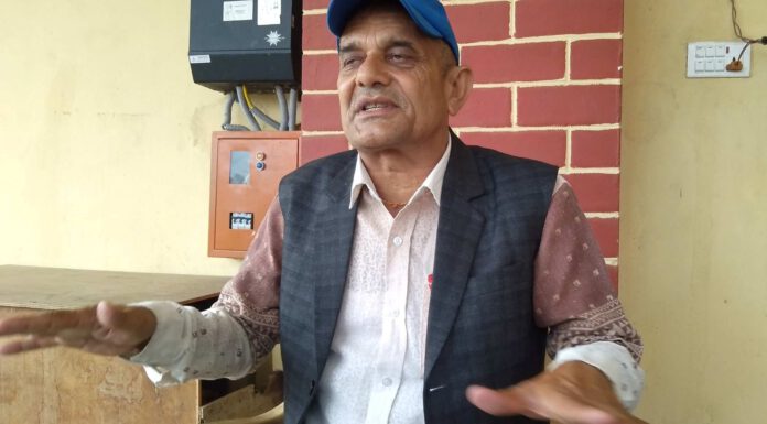 सिन्धुलीमा बढ्यो कोरोना संक्रमणको जोखिम, जिल्ला समन्वय समितिका सभापति भन्नुहुन्छ, तराईका जिल्लाबाट आउने तरकारीले कोरोना सार्छ