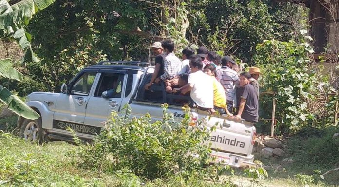 सिन्धुलीमा किनमेलमै जोखिम, लकडाउनको पूर्ण पालना नहुँदा बढ्यो त्रास