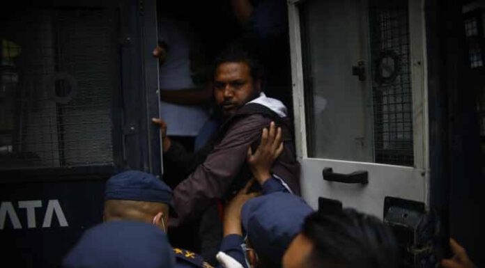 एमसीसीविरुद्ध साइकल र्याली गर्ने युवाहरु काठमाडौँमा पक्राउ