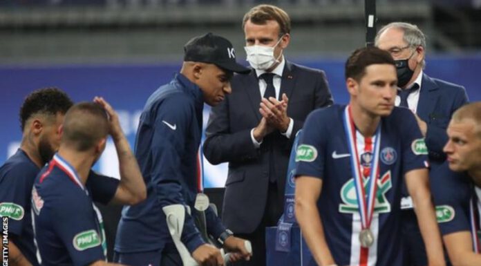 एमबाप्पे तीन हप्ता मैदान बाहिर