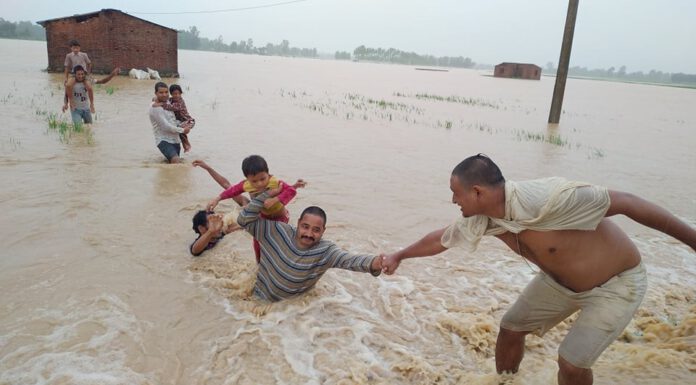 कैलालीमा ६ हजार भन्दा बढी घर डुबानमा, तीनजना अझै बेपत्ता