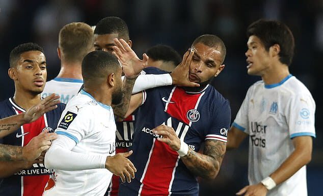 खेल मैदान बन्यो ‘रणभूमि’, नेइमारसहित पाँच खेलाडीलाई रातो कार्ड