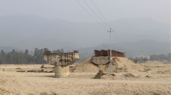 सिन्धुलीको कमला नदीमा पप्पुले अलपत्र छोडेको पुल अझैं बनेन