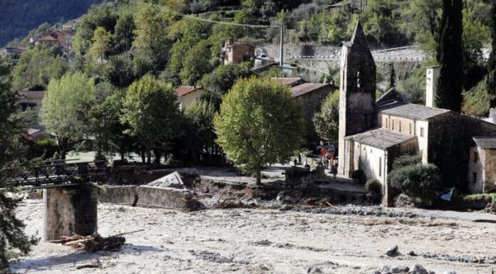 आँधीका कारण दक्षिणी फ्रान्स तथा उत्तरी इटालीको जनजीवन प्रभावित