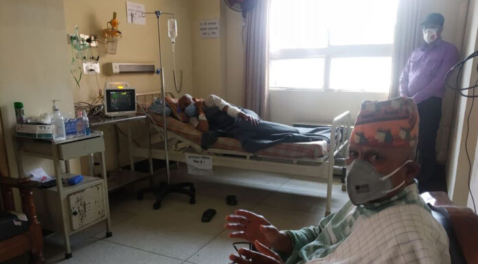 अनशनरत गोविन्द केसीलाई भेट्न रामबरण यादव शिक्षण अस्पतालमा