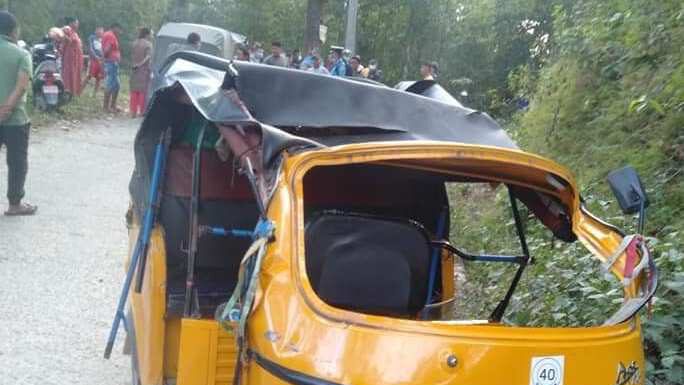 सिन्धुलीमा अटो दुर्घंटना, ५ घाइते