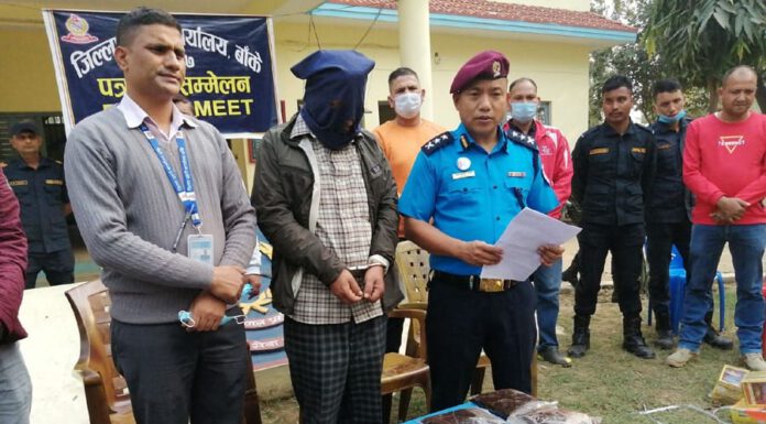 १० किलो अफिमसहित एकजना पक्राउ