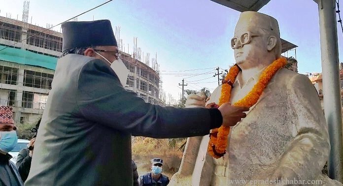 तीन नेताद्धारा मदन भण्डारीको शालिकमा माल्यार्पण