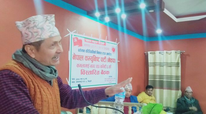 प्रचण्डले नेपाली कम्युनिष्ट आन्दोलनको नेतृत्व गर्न सक्तैनन्ः नेकपा नेता धुर्व देवकोटा