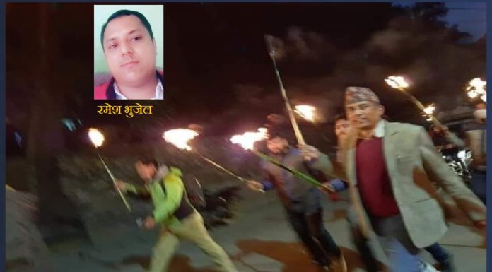 माननीयज्यू, हातबाट राको फाल्नुस् र जनताको माझमा माफी माग्नुस्, यो तस्बिरले तपाईं आफैलाई लाज लाग्नु पर्ने हो