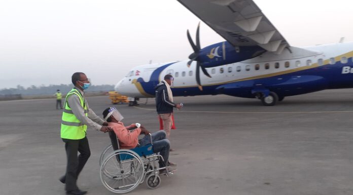झडपमा घाइते दुई पूर्वमन्त्रीसहित चारजनालाई थप उपचारको लागि काठमाडौँ लगियो