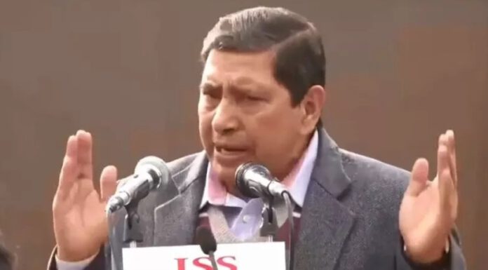 नारायणकाजी श्रेष्ठले सभामै पत्रकारलाई थर्काउँदै सार्वजनिक रुपमै गरे दुर्ब्यवहार