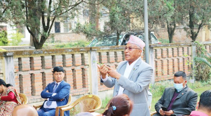 ओलीलाई प्रधानमन्त्रीबाट हटाएर देखाउन मन्त्री श्रेष्ठको चुनौती