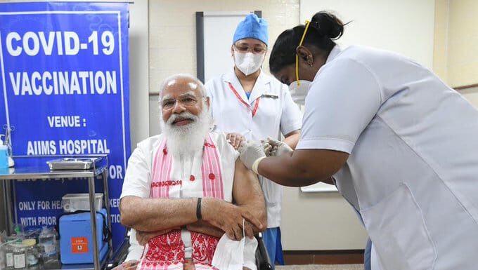 मोदीले लगाए कोरोनाविरुद्धको खोप