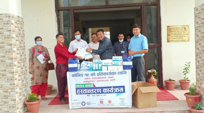 मरिण गाउँपालिकालाई स्वास्थ्य सामाग्री हस्तान्तरण