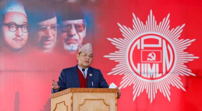 अध्यक्ष ओलीले बामदेवलाई दिए माधव नेपाल समुहलाई पार्टी काममा फर्काउने जिम्मेवारी