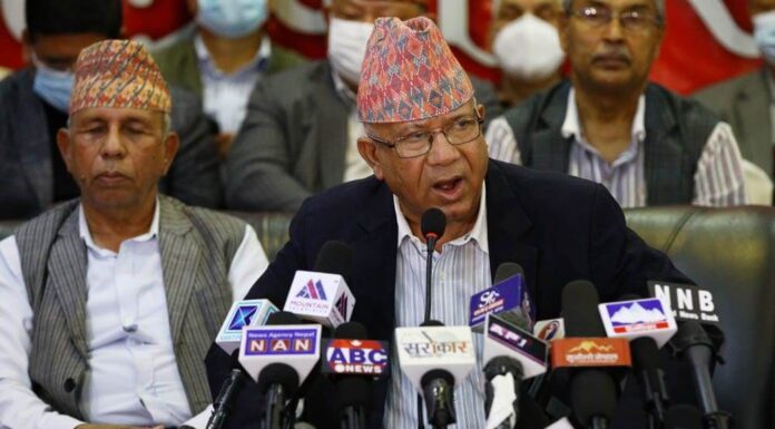 एमालेमा माधवले गरेको क्षती : पहिलो महिला मुख्यमन्त्री गुम्यो, अर्को मुख्यमन्त्री पनि गुमाउँदै