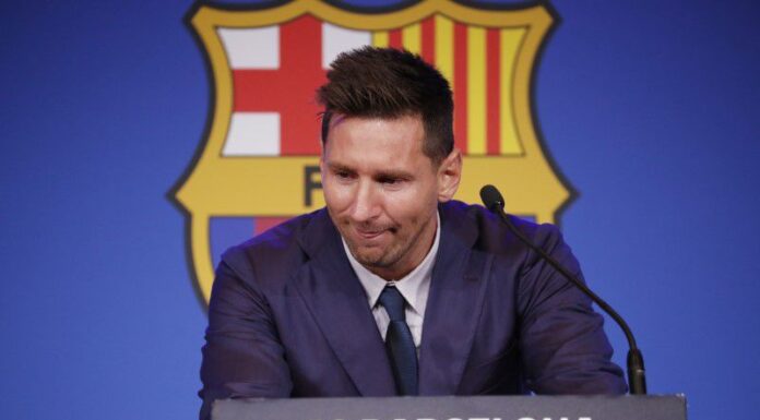 भावविह्वल हुँदै मेस्सीले भने- म बार्सिलोना छाड्दै छु