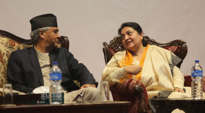 २० प्रतिशतमा दल फुटाउन पाउने गरी अध्यादेश लिएर प्रधानमन्त्री देउवा राष्ट्रपति निवासमा