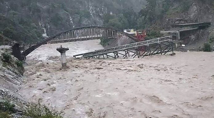 बाढीले भारतको उत्तराखण्डमा कम्तीमा ४६ जनाको मृत्यु