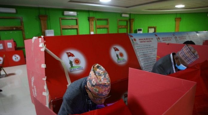 एमाले महाधिवेशन: सुरु भयो मतदान, अध्यक्ष ओली, रावल, बिष्णु पौडेललगायतले खसाले मत