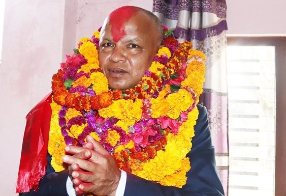 प्रमुख प्रशासकीय अधिकृत कार्कीलाई तीनपाटनमा स्वागत