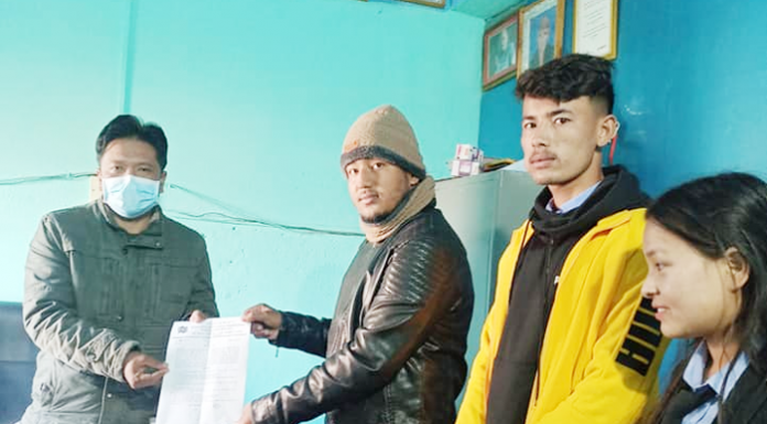 सिन्धुली बहुमुखि क्याम्पसमा अनेरास्ववियुले बुझायो १४ बुदे ज्ञापन पत्र