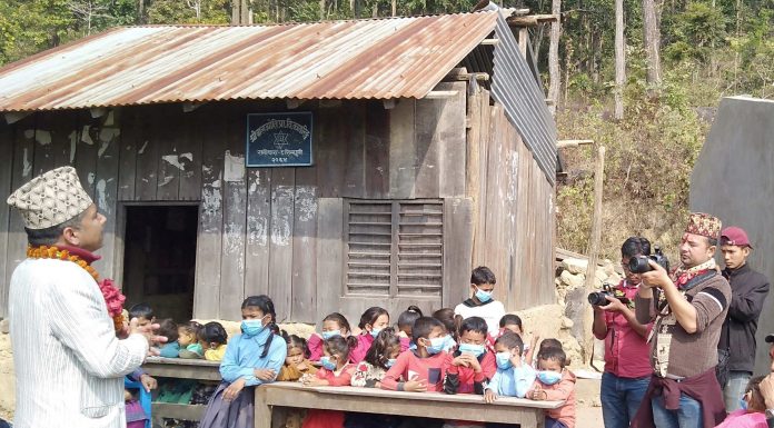 निर्वाचन जितेपछि पहिलो पटक गाउँमा आइपुगेका नगरप्रमुख खत्रीलाई काङरिङमा भव्य स्वागत