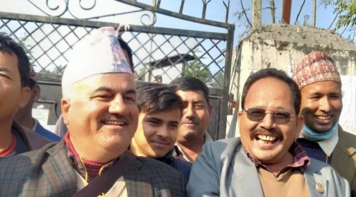 एमाले सिन्धुलीको मतदान सकियो, नौं सय चार मत खस्यो, अध्यक्षका प्रत्यासी कटुवाल र कार्की बीच कडा प्रतिस्पर्धा