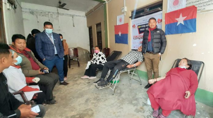 राष्ट्रिय युवा संघले गर्यो सिन्धुलीमा रक्तदान