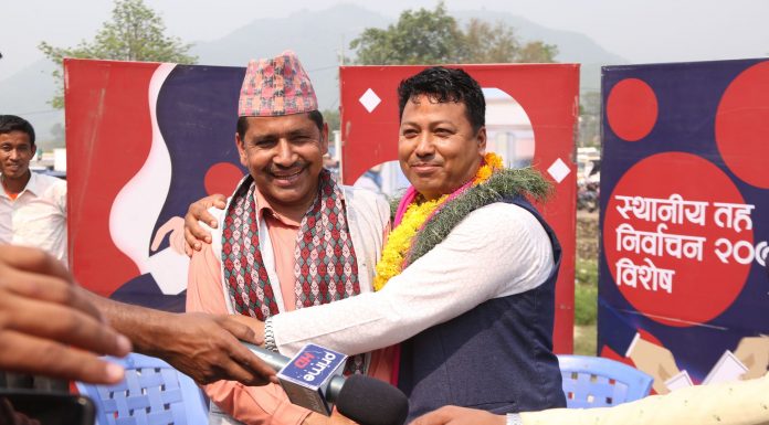 कमलामाईको नगरप्रमुखमा महेन्द्रदेव श्रेष्ठ र उपमेयरमा मञ्जु देवकोटाको उम्मेदवारी दर्ता, प्रस्तावक बन्नुभएका खड्ग खत्री भन्नुहुन्छः एमालेको विजय कसैले रोक्न सक्तैन