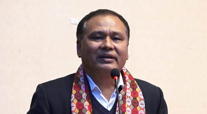 कुलमान घिसिङलाई आयोगले भन्योः ‘सात दिनभित्र चितबुझ्दो जवाफ पेश गर्नू’