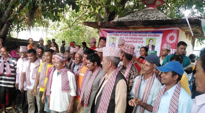 नेपाली कांग्रेसका दुई दर्जन कार्यकर्ता एमालेमा प्रवेशले दियो कमलामाईमा चुनाव जित्ने सन्देश