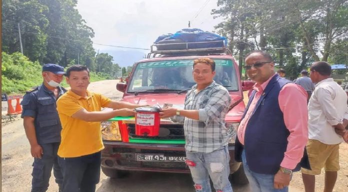 शहीद मनोज–झपेन्द्र–सुरेन्द्र स्मृति दिवसमा डस्टबिन वितरण