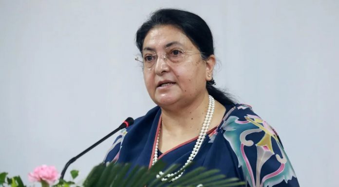 राष्ट्रपति भण्डारी महाराजगञ्जस्थित त्रिवि शिक्षण अस्पताल भर्ना