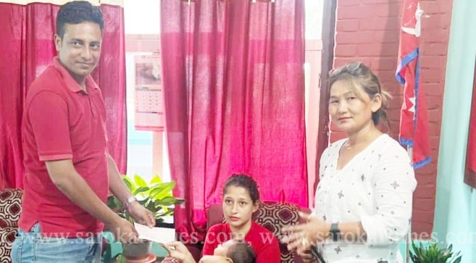 रिलिफद्धारा अपाङ्ग बालकलाई आर्थिक सहयोग प्रदान