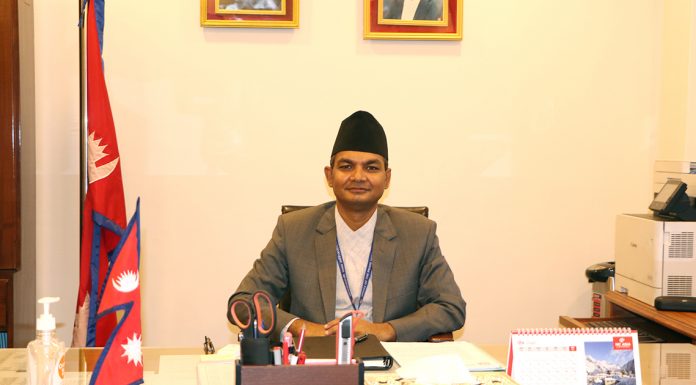 अर्थ सचिव कृष्णहरी पुस्करलाई निर्वाचन आयोगले सोध्यो २४ घण्टे स्पष्टीकरण