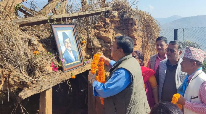 स्वर्गीय विपी कोइरालाको फोटोमा माल्यार्पणगरी शुरुभयो सुनकोशीमा एमालेको चुनावी अभियान, मनोजजंगले गरे विपीको प्रशंसा (फोटोसहित)