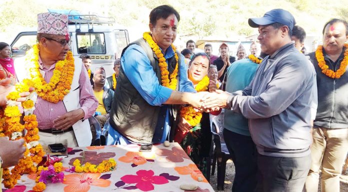 सुनकोशीमा समाजवादी र एमाओवादीका कार्यकर्ता एमालेमा प्रवेश