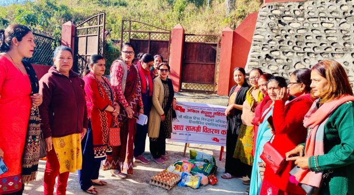 अनेमसंघ सिन्धुलीद्धारा हिसांपिडितलाई खाद्य सामाग्री हस्तान्तरण