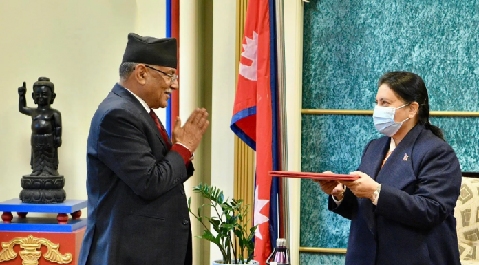 माओवादी केन्द्रका अध्यक्ष प्रचण्ड प्रधानमन्त्री नियुक्त, भोली शपथग्रहण