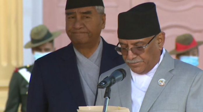 प्रधानमन्त्री प्रचण्डले लिए पद तथा गोपनीयताको सपथ