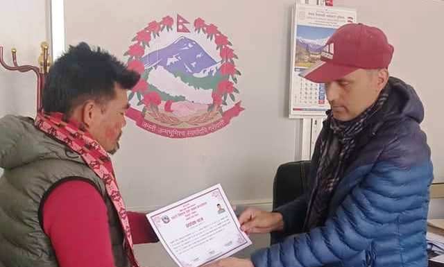 सम्मानित भए निर्माण मजदुर धनवहादुर !