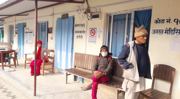 सुनशान प्रसुती कक्ष, विशेषज्ञ अभावमा विरामीलाई निजी क्लिनिकमा पठाइँदै !