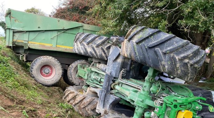 वडाध्यक्षको ट्याक्टरले वालकलाई किच्यो, चलाक भगाइयो