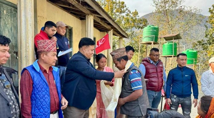 माओवादी केन्द्रका दुई दर्जन बढी नेता कार्यकर्ता एमालेमा समाहित, एमालेनैं कम्युनिष्टहरुको केन्द्र भएको निश्कर्ष