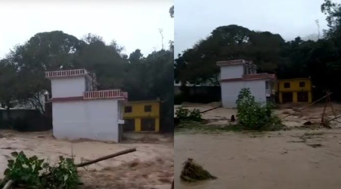 सिन्धुलीको कुशेश्वर मन्दिरमा फसेकाहरुको उद्धारमा कठिनाई, गुरु र विद्यार्थीको जीवन जोखिममा, एक सय भन्दा बढी घर परिवार बिस्थापित